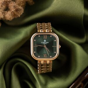 Carlton London Women Dial & Stainless Steel Bracelet Style Straps Analogue Watch CLSSCDGRN