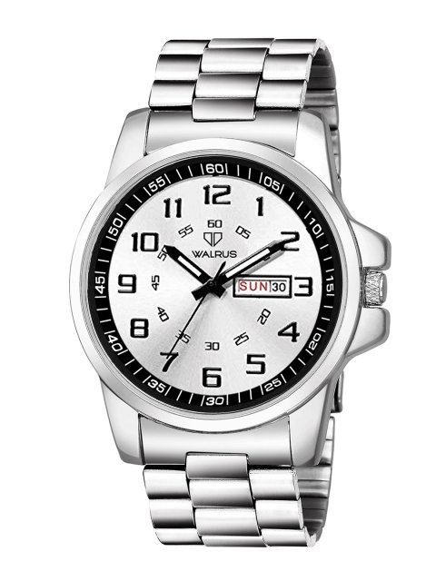 Men Brass Dial & Steel Toned Stainless Steel Bracelet Style Straps Analogue Watch