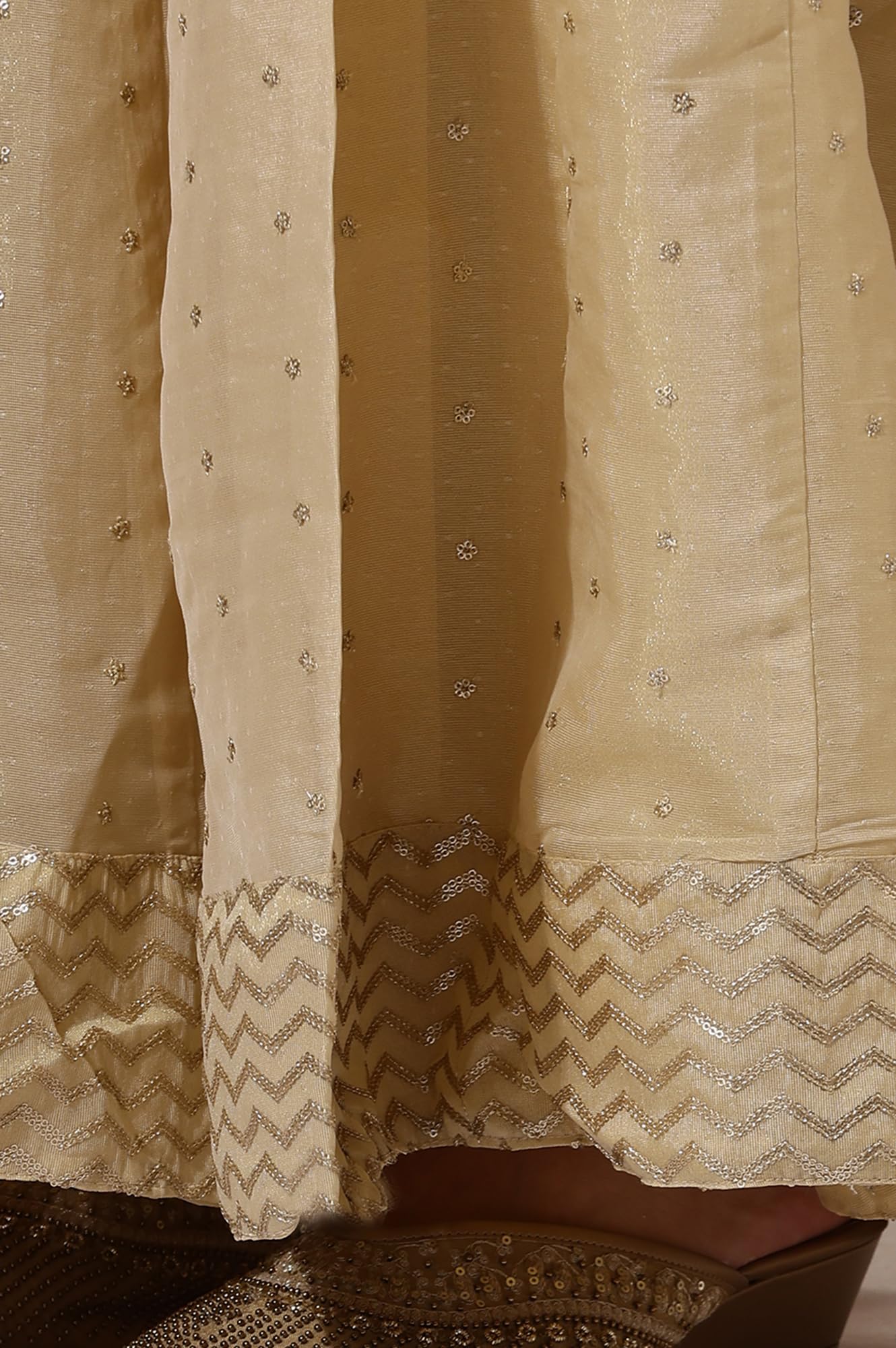 W for Woman Gold Solid Sequins Flarred Skirts (Size: S)-24AUW50501-400770